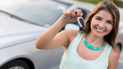 A woman who got preapproved for a better car loan before getting her new car